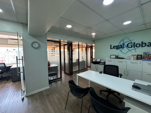 Arriendo Oficina 5 Privados, Sala De Reuniones, 2 Baños