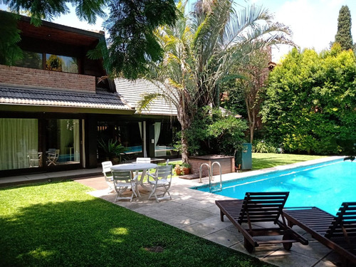 Exclusiva Casa En Acassuso Lib. Al Rio