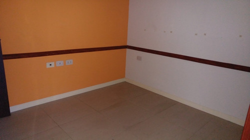Imagen 5 de 20 de Oficina En Venta. Muy Buen Estado. Escucha Oferta!!!