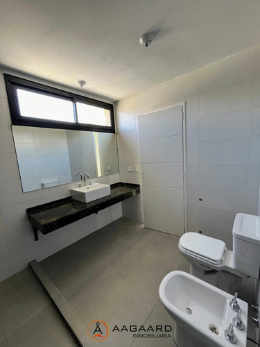 Lomas De Manantiales - Hermoso Duplex De 3 Dormitorios 3 Baños A Estrenar
