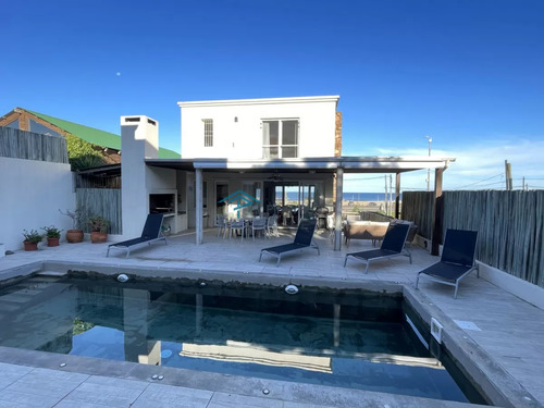 En Venta Comoda Casa En Montoya Frente Al Mar 5 Dormitorios