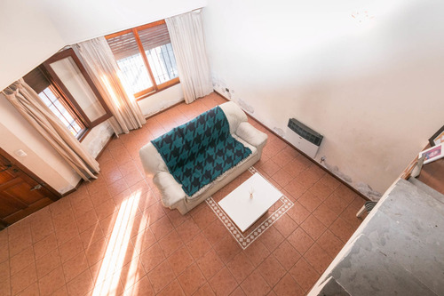 Chalet 2 Plantas Con Jardin Y Quincho