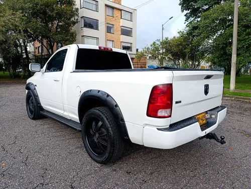 Dodge Ram 5.7 1500 Slt 4x2