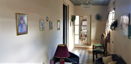 Casa De 2 Dormitorios Living Comedor Cocina Baño Jardin