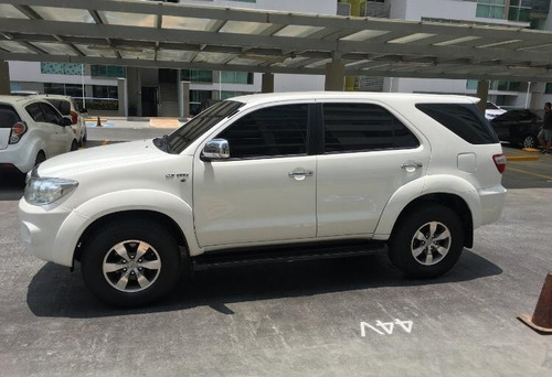 Toyota Fortuner 2011 4x2 2.7l