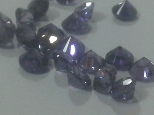 66 Se Vende Zircon Redondo Facetada De Color Amatista Origi.