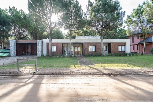 Imagen 1 de 30 de Casa En Venta- Con Gas Natural - La Herradura Pinamar