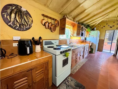 Venta Lote De 19.600 M² En La Ceja Con 3 Viviendas, Sector Chaparral