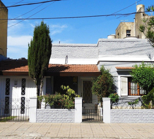 Casa  En Venta Ubicado En Caseros, Tres De Febrero, G.b.a. Zona Oeste