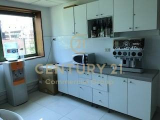 Imagen 10 de 17 de Vendo Espectacular Oficina En Pleno Barrio El Golf