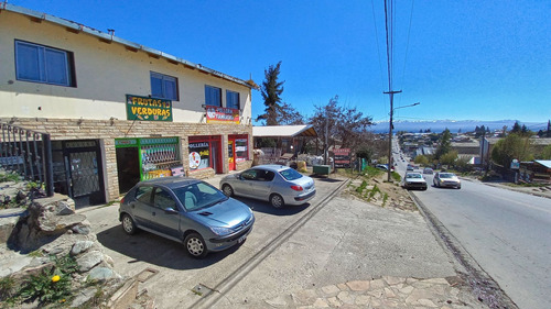 Casa En Bariloche Con 4 Locales Comerciales 