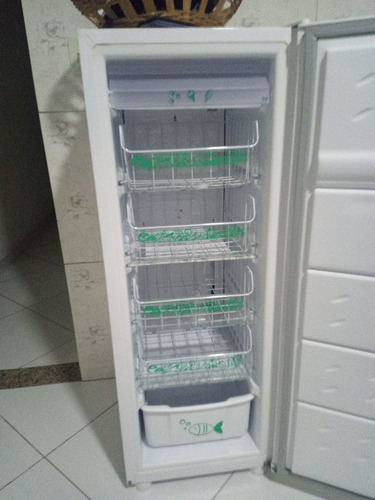 Imagem 3 de 5 de Freezer Cônsul