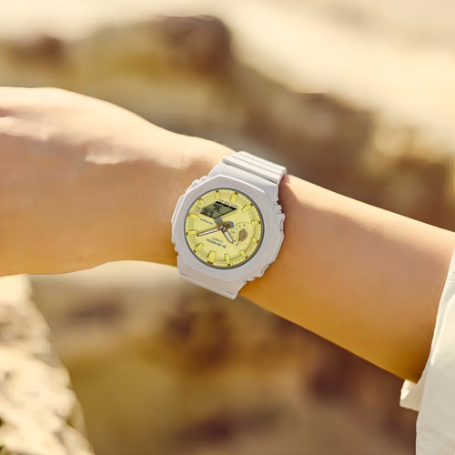 Reloj Casio G-shock Gma-s2100nc-4a Mujer Correa Beige Bisel Beige Fondo Beige