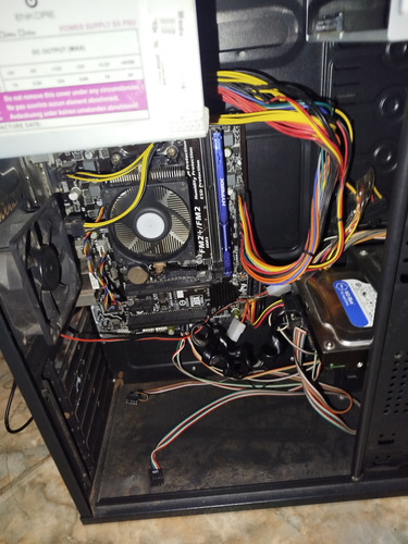 Computadora Amd A8-7650k Radeon R7, 1tb Hdd 4gb Ddr3 (Usado)