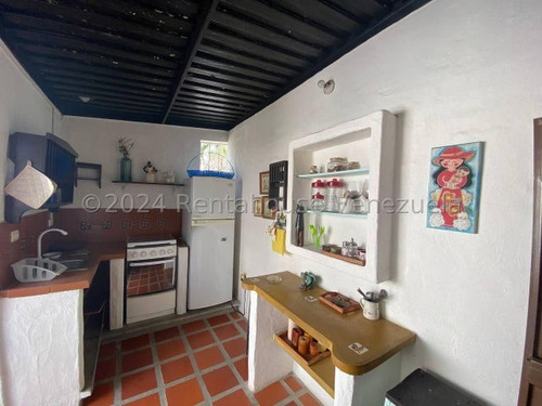 Naudy Escalona & Maribel Morillo Asesores Inmobiliarios De Rentahouse Venden Fabulosa Casa En Excelente Zona De Cabudare