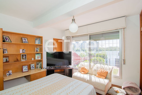 Casa En Venta Frente Al Lago Barra De Carrasco (ref: Jpd-1516)