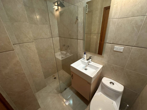 Josefina Toledo: Hermoso Apartamento En Venta En El Parral, 160m², Estudio, Maletero, Circuito De Cámaras, Balcón, Gym, Sauna, Planta Y Pozo, Piscina, Caney, 234907
