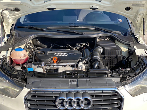 Imagem 8 de 15 de Audi A1 1.4 Tfsi Attraction 16v 122cv 2012
