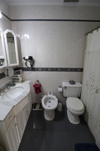 Chalet 4 Ambientes Con Cocheras Cubiertas Lote 10 X 20