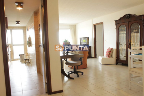 Imagen 2 de 30 de Apartamento En Venta Con Vista Al Mar De Tres Dormitorios - Oportunidad