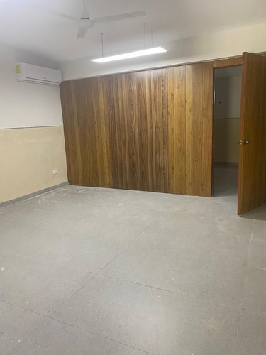 | Excelente Oficina Equipada, En Venta. |