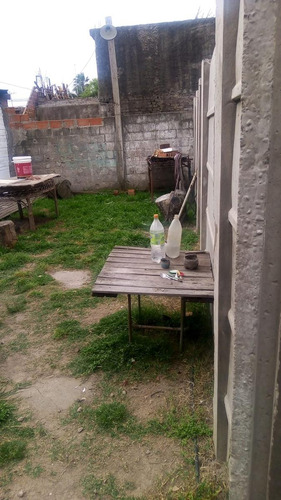 Casa En Ph - 2 Dormitorios 1 Baño - 135mts2 - Altos De Merlo