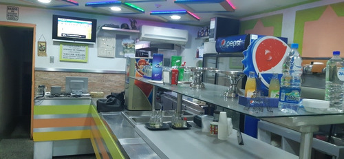 Imagen 12 de 13 de Local A Pie De Calle Restaurant Con Mobiliario Remodelado