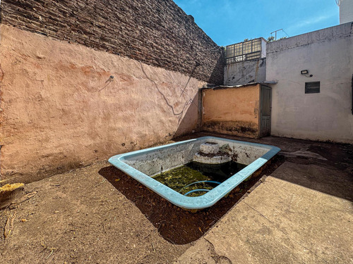 Casa De 1 Dormitorio Con Gran Jardín O Terreno En Pichincha