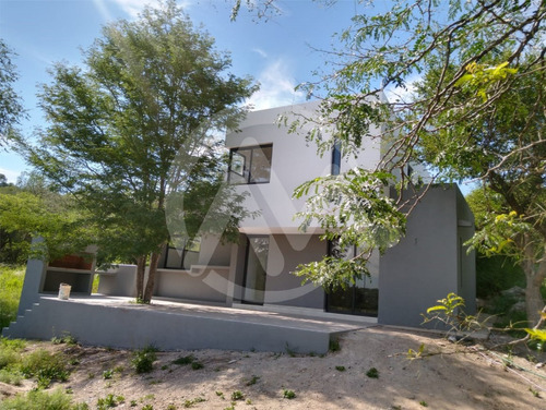 Casa En Barrio Venturia Carlos Paz