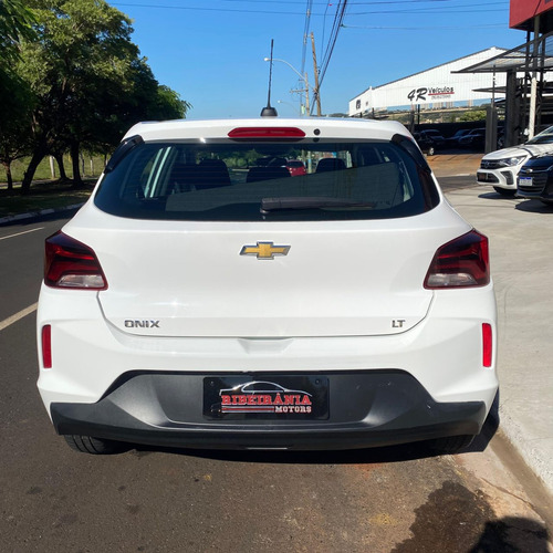 Chevrolet Onix ONIX HATCH LT 1.0 12V Flex 5p Mec.
