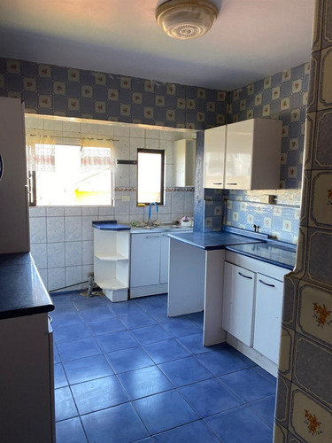 140 M2. Arriendo 4 Dorm. Mas Servicio.