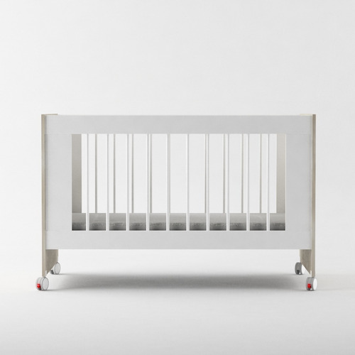 Cuna De Madera Laqueada Bebe La Valenziana - Convertible Color Blanco-barrique