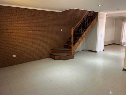 Casa Ampliada De Excelentes Terminaciones