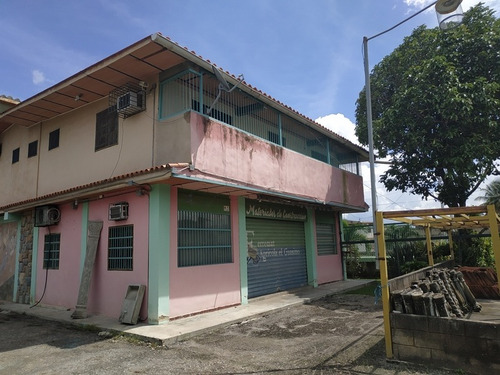 Imagen 2 de 14 de Ferretería Con Área De Galpones En Villas Del Toco