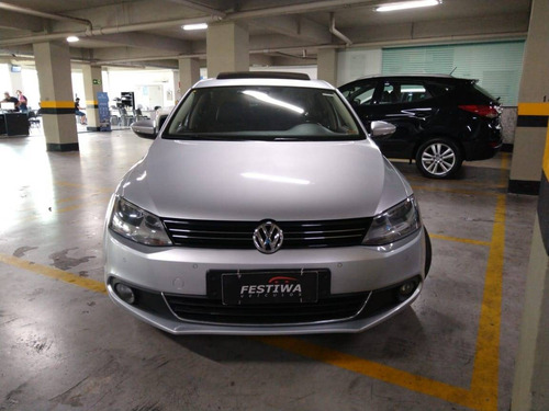 Volkswagen Jetta 2.0 Tsi Highline 211cv Gasolina 4p