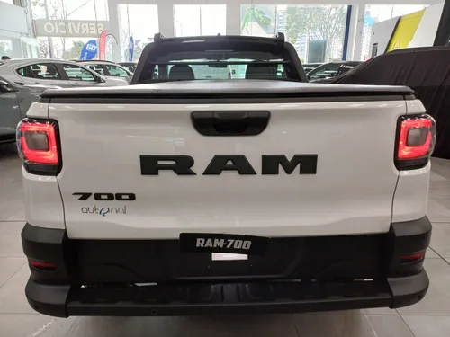 Ram 700 1.3 Slt Cabina Sensilla Dark Side