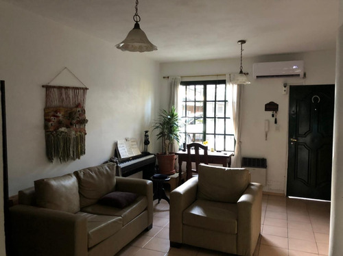 Duplex En Venta En Adrogue Con Cochera (retasado!)