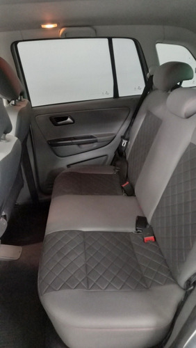 Imagen 9 de 12 de Volkswagen Suran 2016 1.6 Highline Msi Gnc