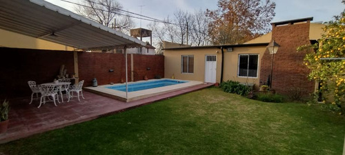 Casa En Venta En Barrio Sarmiento