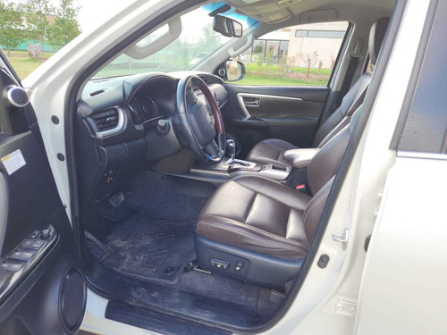 Imagen 11 de 12 de Toyota Sw4 4x4 Srx 2.8 Tdi 6 A/t 7a
