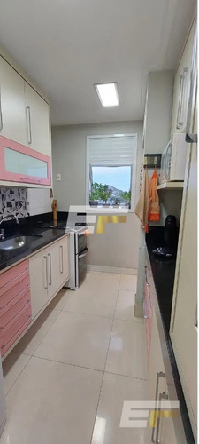 Imagem 3 de 9 de Lindo Apartamento De 2 Quartos Com Suíte, Montado E Decorado! Andar Alto, Vista Para O Mar E Sol Da Manhã! 2 Vgs De Garagem! - Es - Ap0001_efi