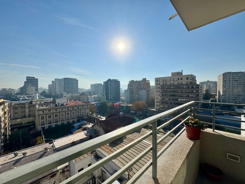 A Tres Cuadras De Plaza Ñuñoa Con Vista En Piso Alto