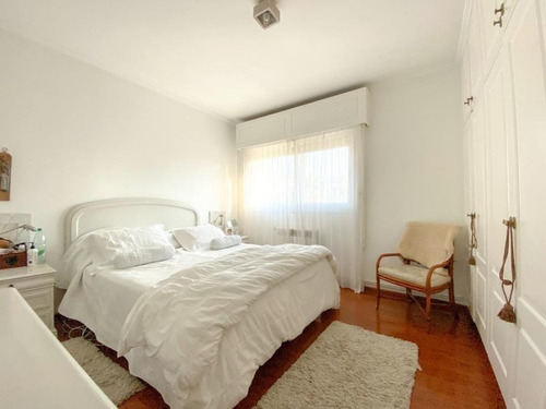 Casa 5 Dormitorios En Carrasco, Montevideo