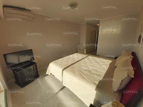 Imagen 13 de 29 de Venta De Apartamento Tres Dormitorios Sobre Playa Mansa En Inmejorable Ubicación- Ref: 31117