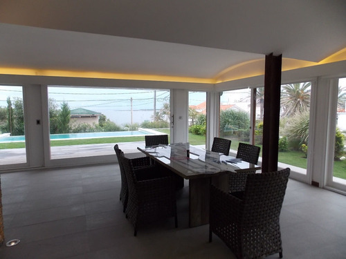 Casa En Venta De 5 Dormitorios En Península