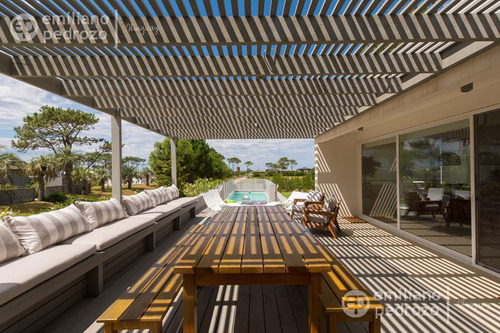 Casa 5 Dormitorios En Barrio Privado Jose Ignacio Uruguay