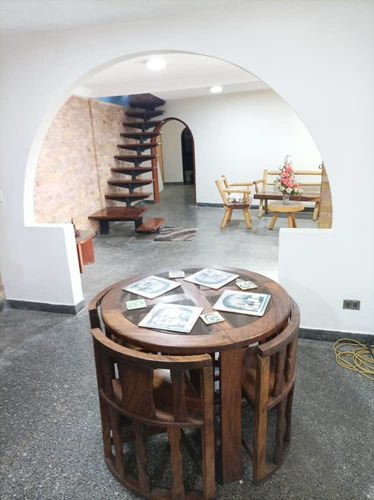 Imagen 5 de 14 de Se Vende Amplia Casa En La Calle Paez El Trigo Abajo Los Teques