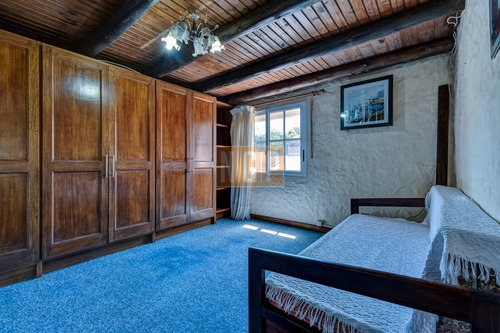 Imagen 25 de 30 de Venta De Casa De 5 Dormitorios En Lausana