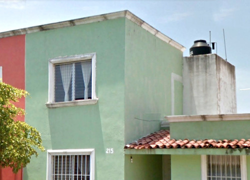 Casa En Venta En Fraccionamiento Sol Del Pacífico, Manzanillo, Colima En Calle De Bahía De La Paz. Cd*