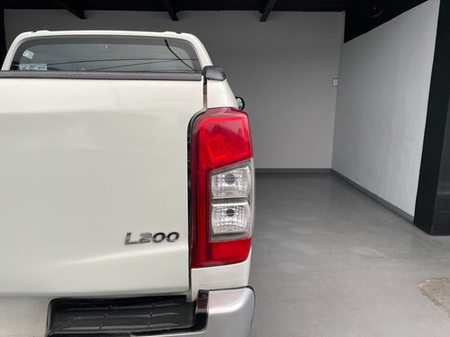 Mitsubishi L200 2.4 Glx Cabina Doble 4x4 Diesel Mt